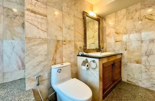 Silom Apartment | City Skyline Views 2-bed 2-bath, Center of Silom