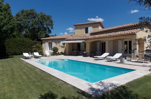 Lamanon Villa | COMTESSE MANON