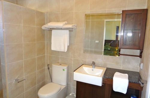 Bang Sare Resort | Corner Apartment With Mountain View
