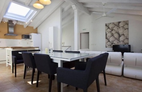 Amescoa Baja House | Country House 'Gailupa' with Mountain View, Private Garden and Wi-Fi