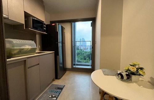Bang Chak Apartment | Cozy 1-bedroom apartment in downtown, Bangkok,high speed wifi, 400m to sky train