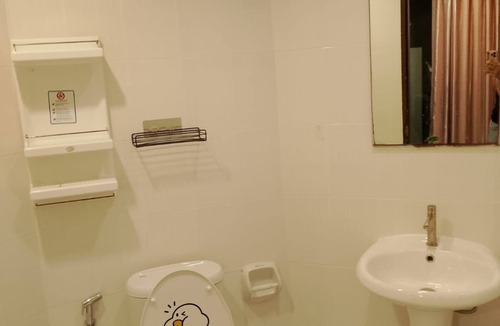 Wichit Condo | Cozy 1-bedroom mountain view condo with AC and WiFi in charming Panwa