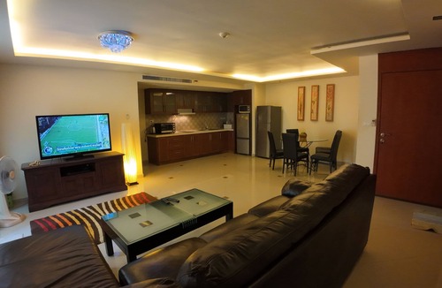 Pattaya Bay Condo | Cozy 2-bedroom condo with AC, WiFi in amazing Pattaya