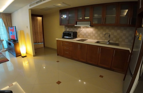 Pattaya Bay Condo | Cozy 2-bedroom condo with AC, WiFi in amazing Pattaya