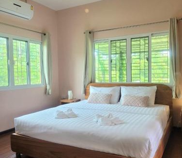 Suan Phueng House | Cozy Cottage Farm stay Suanphueng