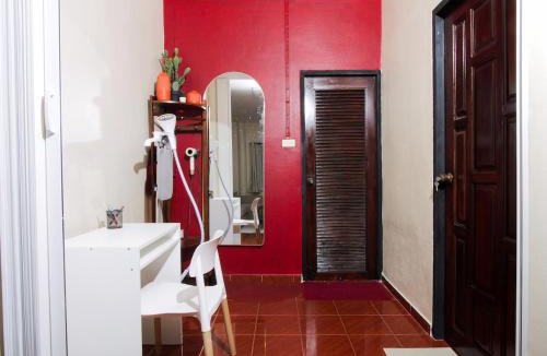 Phra Khanong Nuea House | Cozy House 2BR BTS Ekkamai
