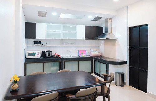 Hat Yai House | Cozy ,secure, close to town,night market & walking distance to central festival.