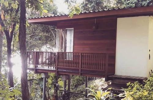 Baan Tai Cottage | Cozy Wooden Bungalow with double bed