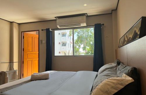 Pratumnak Hill Hotel | D Residence五分钟到达海滩