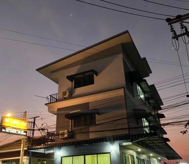 Makham Tia Apartment | DD Modern House
