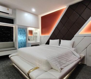Maha Sarakham Hotel | DEBUA White House