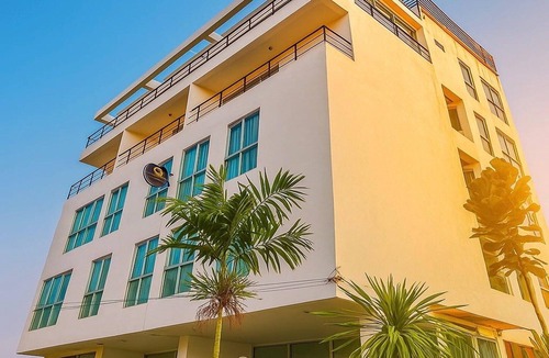 Khlong Toei House | Deluxe Double Delight | Sleek Comfort in the City