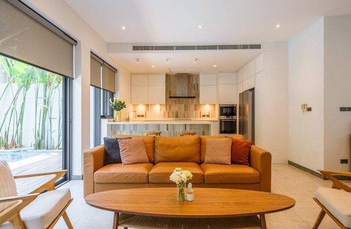 Sukhumvit Villa | Designer Pool Villa in Ekkamai