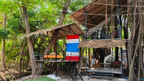 Phasi Charoen Hostel | Do Dee cafe