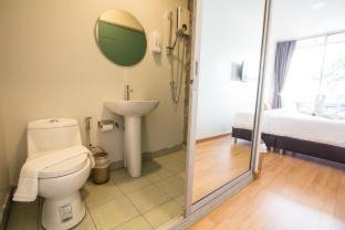 Buriram Hostel | Ducati Bike Box Hotel