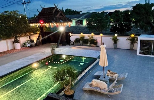 San Pa Thong House | Elephant House and Bungalows