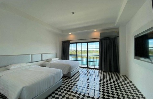 Rangsit Hotel | ESC Park Hotel