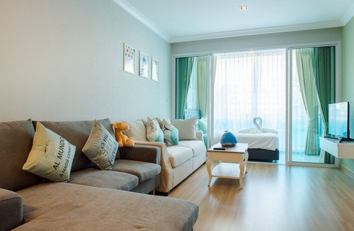 Nong Kae Condo | Family-Friendly 3BR Suite Free Water Park Walk to Beach & Cicada Night Market