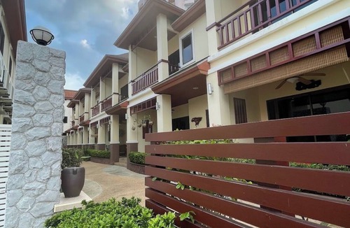 Cha-am House | Family-sized townhouse, a few minutes walk to Cha-am beach and restaurants.