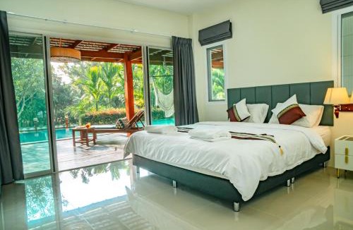 Chom Thong Hotel | Farinda Resort & Pool Villa
