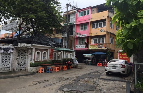 Arun Amarin Hotel | Feel Good Bangkok Hostel