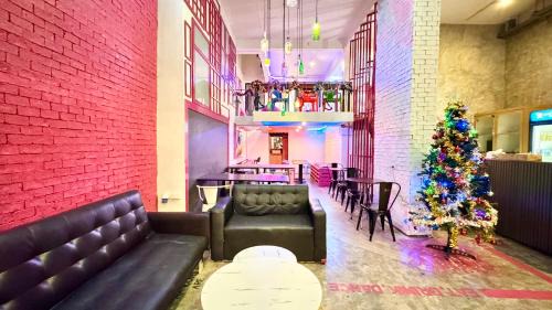Nana Hostel | FRIENDS at Phloen Chit