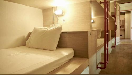 Nana Hostel | FRIENDS at Phloen Chit