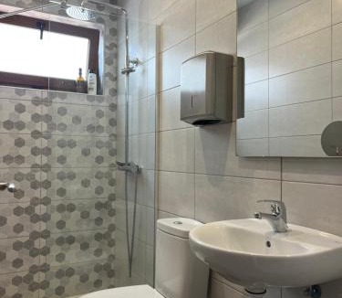 Castellanos de Castro Hostel | Fuente Sidres