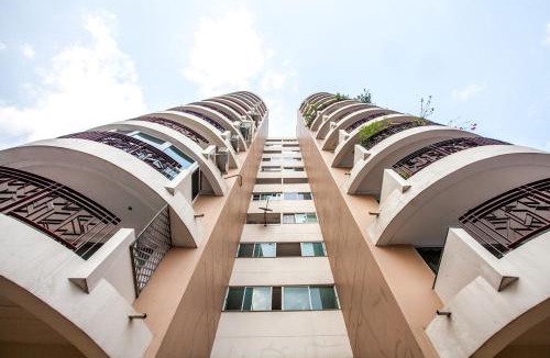 Chang Khlan Apartment | Galare Thong Tower