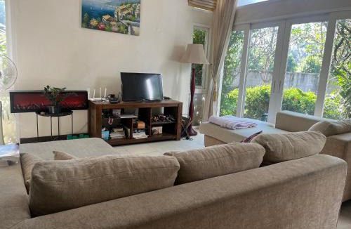Rangsit House | Garden and Yoga Stay
