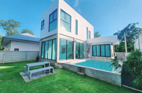 Bang Sare Villa | Gina Poolvilla90 Pattaya-Bangsaray to beach 900M