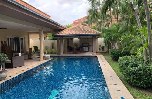 Hua Hin Villa | Gorgeous 3-bed 3-bathroom villa with private pool