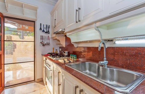 Na Kluea Villa | Grand Villa, 5 Bedrooms, Private Pool, Garden View, 10 Mins LK Metro