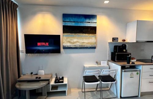 Kram Apartment | Grandblue Condominium#702 Seaview TopFloor MaePhim Rayong