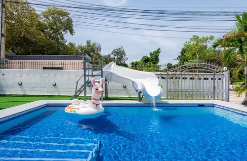 North Pattaya Villa | Greta Villa 5ห้องนอน ใกล้ชายหาด ใจกลางเมืองพัทยา เดินไปทะเลได้