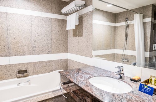 Ploenchit Apartment | Guest Patio Oasis Ploenchit BTS Nana/Ploenchit