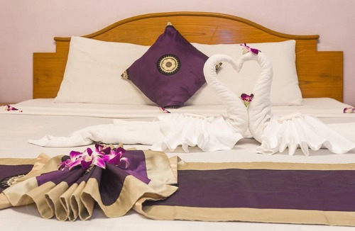 Nanai Road House | Guesthouse Belvedere - Only minutes from Patong Beach, delightful room for 2