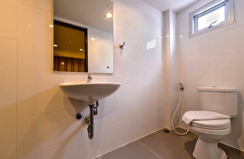 Sathorn Hotel | H2 Hotel