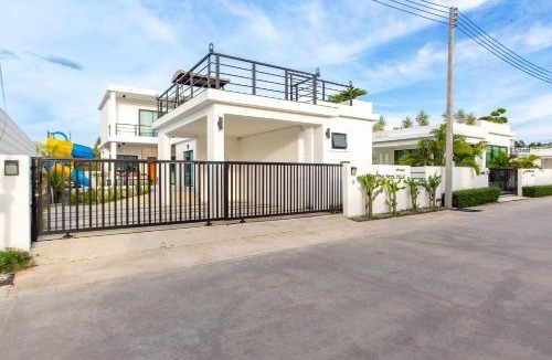Nong Chaeng Villa | Happy Time Pool Villa