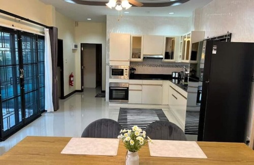 Nong Pla Lai House | Haus mit Pool zu Vermieten