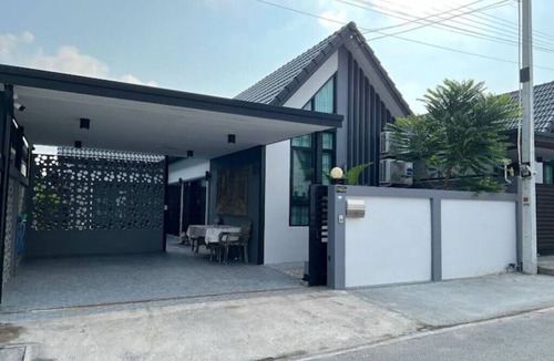Nong Pla Lai House | Haus mit Pool zu Vermieten