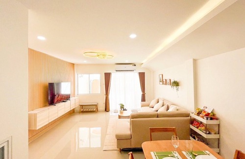 Chang Phueak House | Heavenly Hug