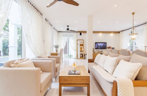 Nong Prue Villa | Hi At Home - 5BR Stylish Villa in Pattaya