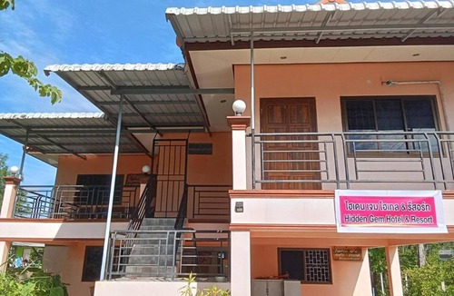 Thung Song Hostel | Hidden Gems