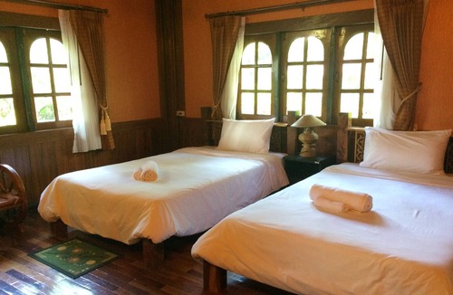Sila Hotel | Himawari Restaurant & Cottage