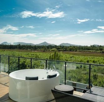 Hin Lek Fai Villa | Holiday Sunset Private Pool Villa