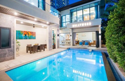 Pratumnak Hill Villa | HOLLYWOOD Luxury PoolVilla Pattaya walking street 4 Bedrooms