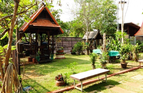 Chiang Mai House | Hom Kamhin - A Local homestay in Chiangmai
