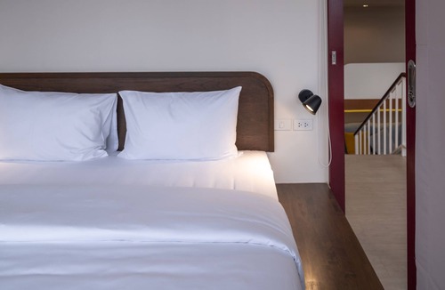 Khlong Ton Sai Apartment | Home away from home for family and friends 10 mins to ICON SIAM Department store