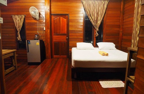 Chamni Hotel | Home Style Resort
